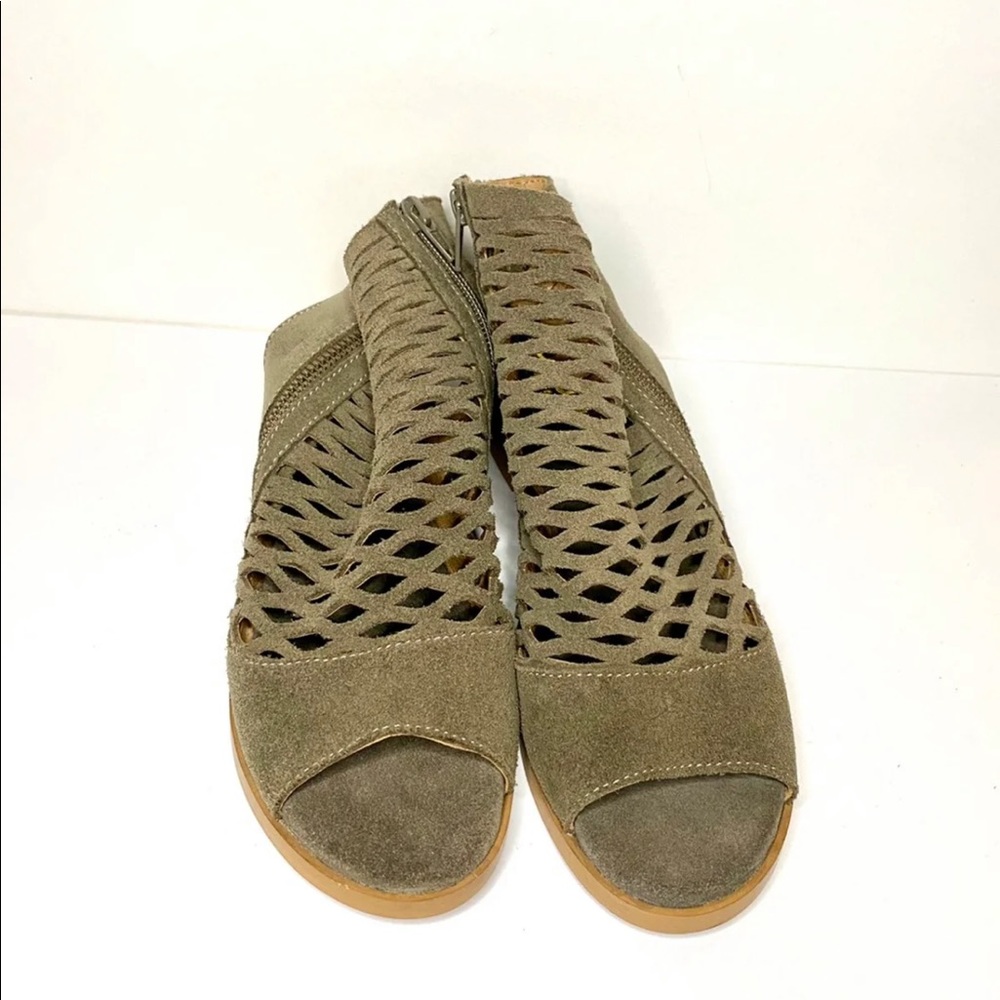 DIBA "NATALIE" PEEP TOE BLOCK HEEL Sz 7